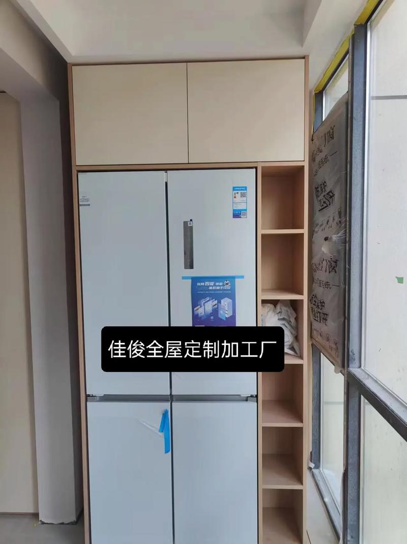 中恒壹号10栋全屋定制柜子 榻榻米床、衣柜与书桌一体化安装完成